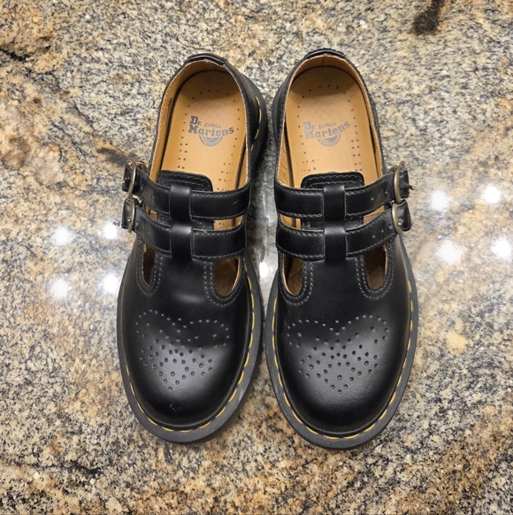 B Mary Jane Shoes with Yellow Stitching - Picture 2 of 7